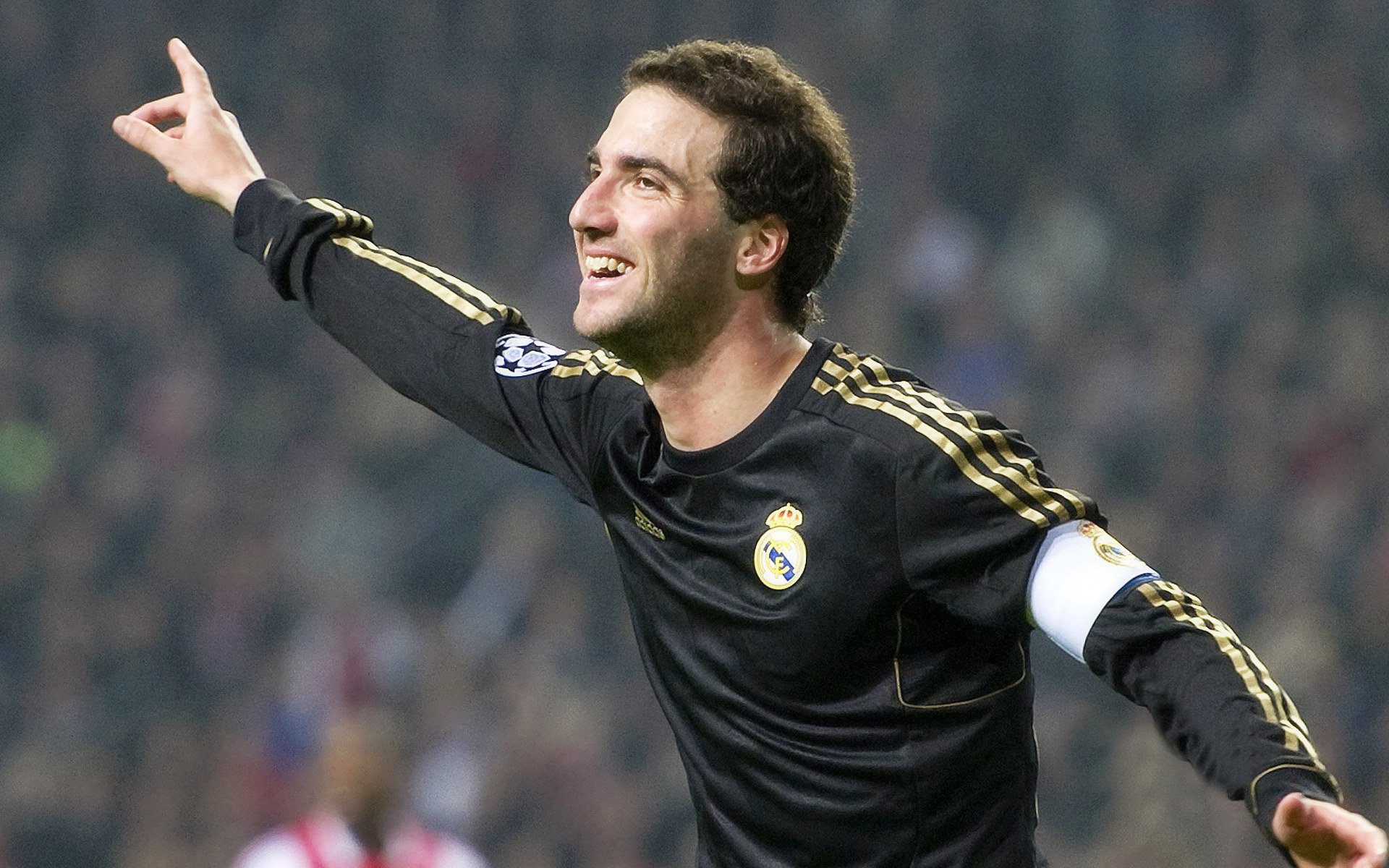 “三叉湖飞盘赛：速度与精准的完美结合，精彩不断”